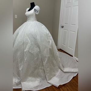 Ladies Luxury V-Neck Pearl Embroidered Tail Dress Wedding Dress main image 1